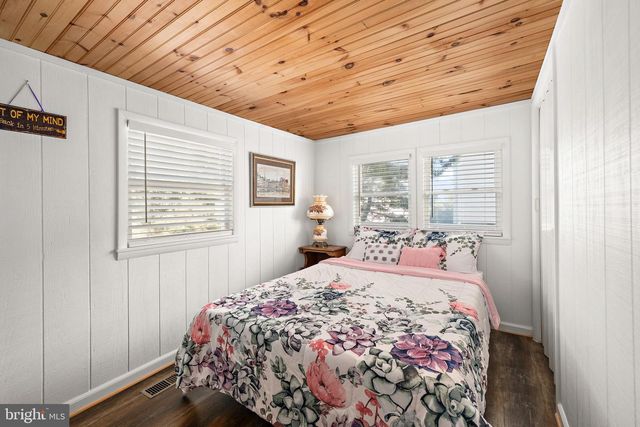 8 VIRGINIA AVE, Milton, DE 19968