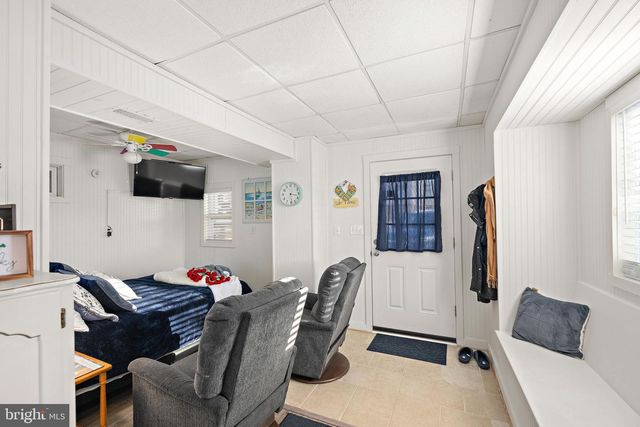 8 VIRGINIA AVE, Milton, DE 19968