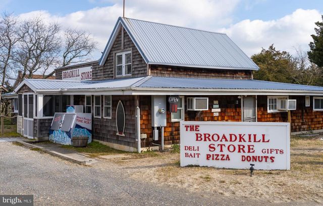 8 VIRGINIA AVE, Milton, DE 19968