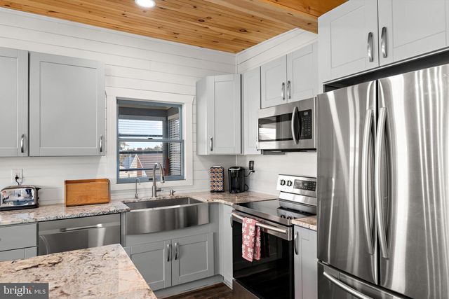 8 VIRGINIA AVE, Milton, DE 19968