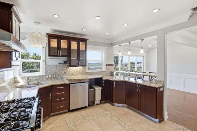 1756 Mission Cliff Dr, San Diego, CA 92116