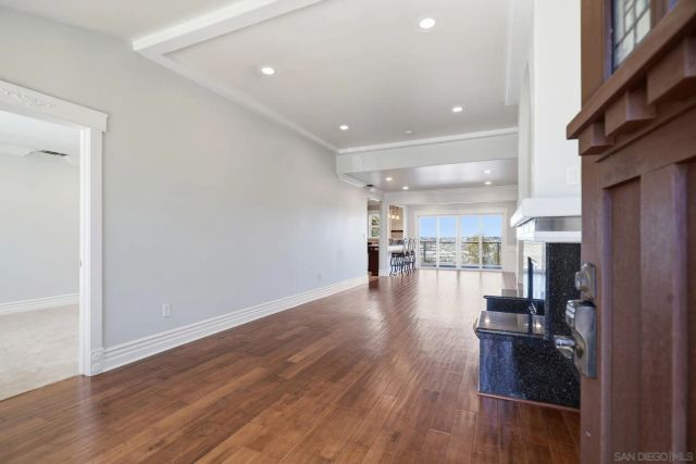 1756 Mission Cliff Dr, San Diego, CA 92116