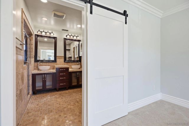 1756 Mission Cliff Dr, San Diego, CA 92116