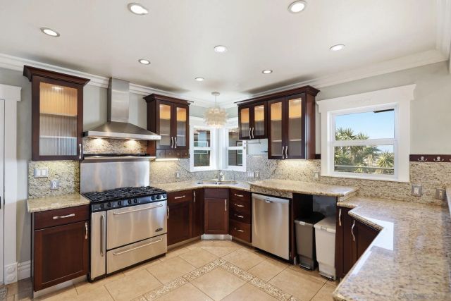 1756 Mission Cliff Dr, San Diego, CA 92116