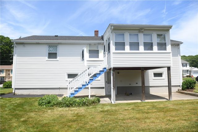 20 Bicentennial Way, North Providence, RI 02911