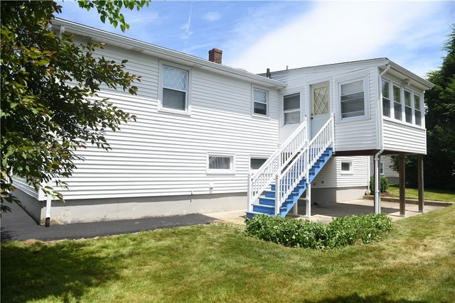 20 Bicentennial Way, North Providence, RI 02911