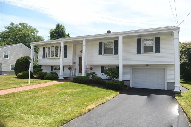 20 Bicentennial Way, North Providence, RI 02911