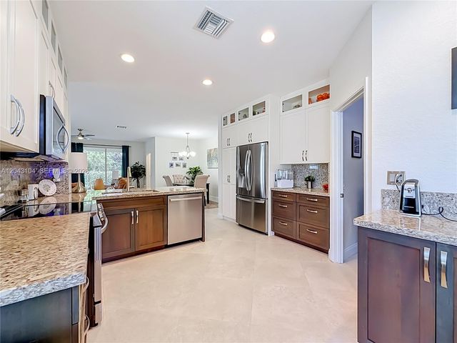 1556 Winterberry Lane, Weston, FL 33327