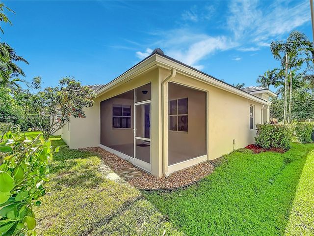 1556 Winterberry Lane, Weston, FL 33327