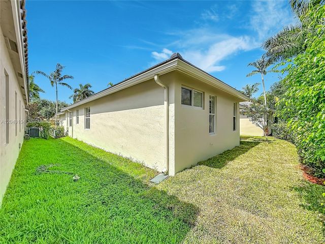 1556 Winterberry Lane, Weston, FL 33327
