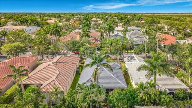 1556 Winterberry Lane, Weston, FL 33327
