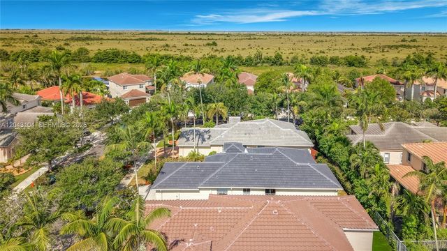 1556 Winterberry Lane, Weston, FL 33327
