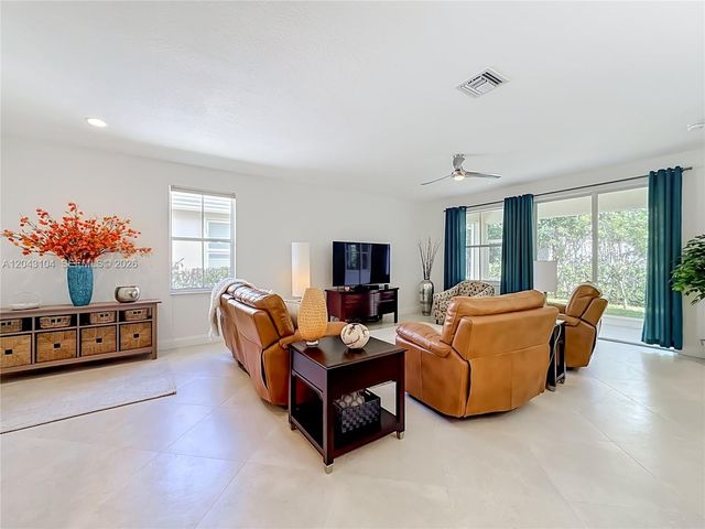 1556 Winterberry Lane, Weston, FL 33327
