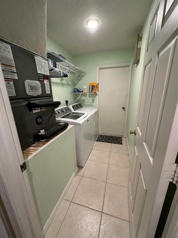 989 SW Idol Avenue, Port St Lucie, FL 34953