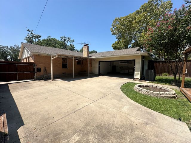 9630 Livenshire Drive, Dallas, TX 75238