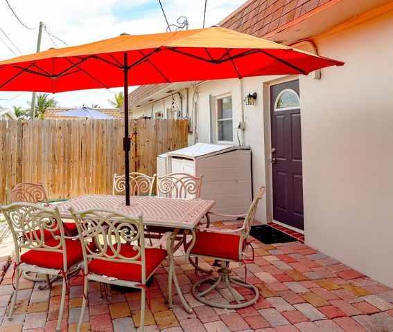 714 S Arnold Avenue B Left Side, Lantana, FL 33462