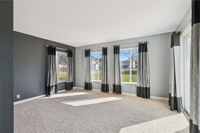 1010 Norwood Drive SE, Cedar Rapids, IA 52403