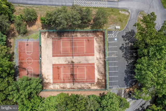 1239 LAKEVIEW DR, Cross Junction, VA 22625