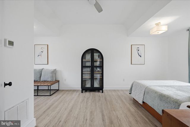 1239 LAKEVIEW DR, Cross Junction, VA 22625