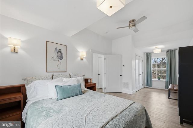 1239 LAKEVIEW DR, Cross Junction, VA 22625