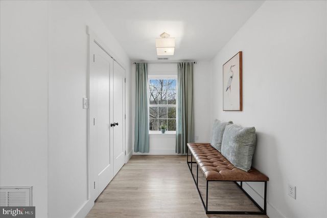 1239 LAKEVIEW DR, Cross Junction, VA 22625