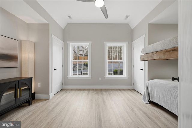 1239 LAKEVIEW DR, Cross Junction, VA 22625