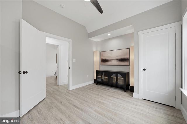 1239 LAKEVIEW DR, Cross Junction, VA 22625