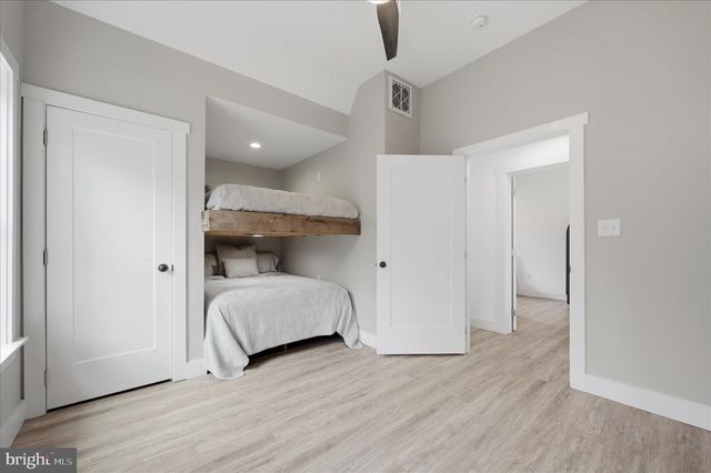 1239 LAKEVIEW DR, Cross Junction, VA 22625