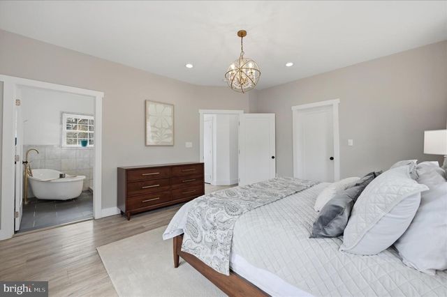 1239 LAKEVIEW DR, Cross Junction, VA 22625