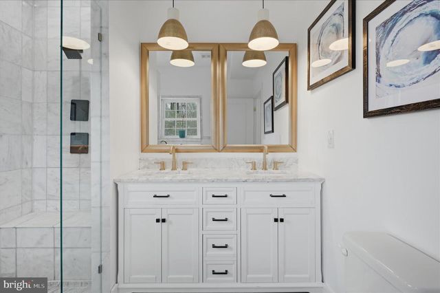 1239 LAKEVIEW DR, Cross Junction, VA 22625