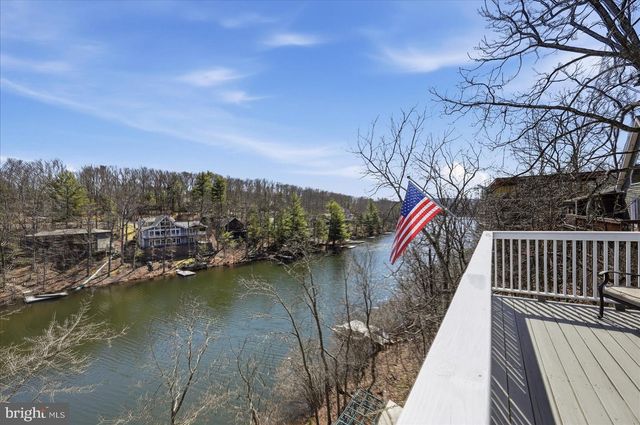 1239 LAKEVIEW DR, Cross Junction, VA 22625