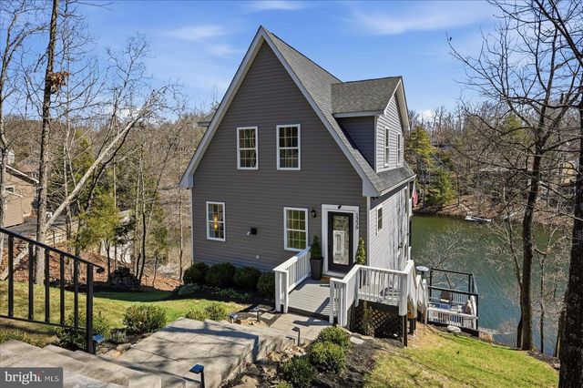 1239 LAKEVIEW DR, Cross Junction, VA 22625