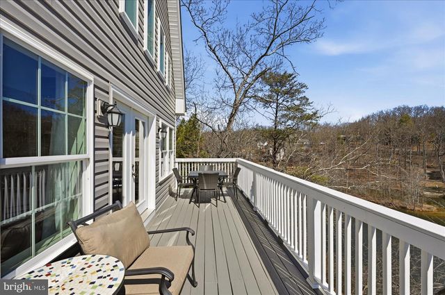 1239 LAKEVIEW DR, Cross Junction, VA 22625