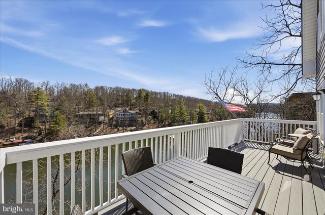 1239 LAKEVIEW DR, Cross Junction, VA 22625