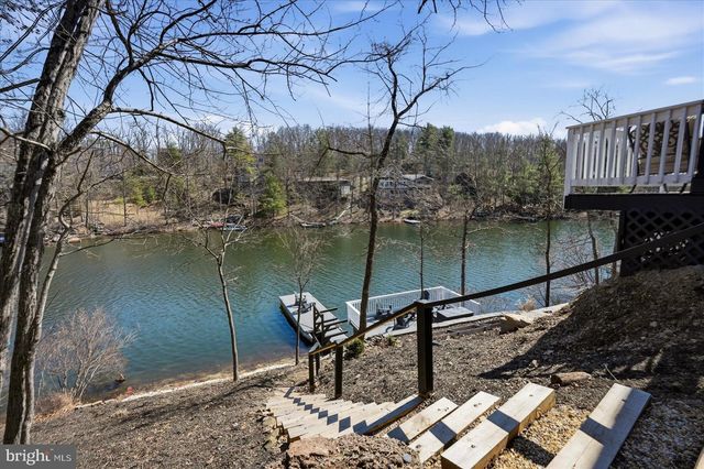 1239 LAKEVIEW DR, Cross Junction, VA 22625