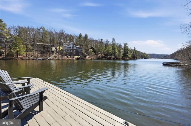 1239 LAKEVIEW DR, Cross Junction, VA 22625