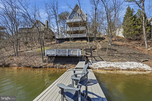 1239 LAKEVIEW DR, Cross Junction, VA 22625