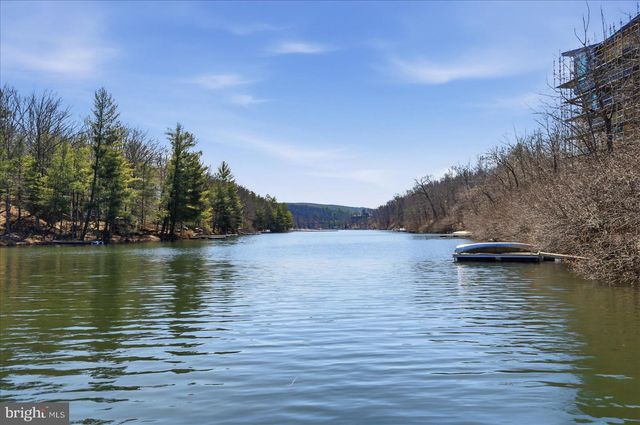 1239 LAKEVIEW DR, Cross Junction, VA 22625