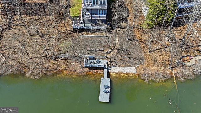 1239 LAKEVIEW DR, Cross Junction, VA 22625