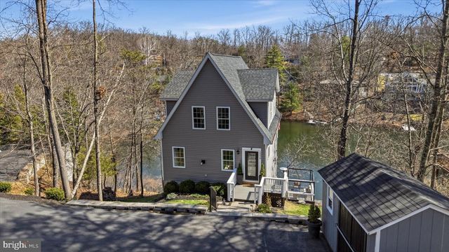 1239 LAKEVIEW DR, Cross Junction, VA 22625