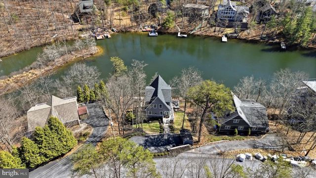 1239 LAKEVIEW DR, Cross Junction, VA 22625