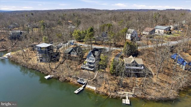 1239 LAKEVIEW DR, Cross Junction, VA 22625