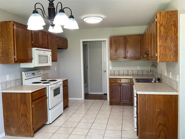 8400 E Lansing Street, Broken Arrow, OK 74014