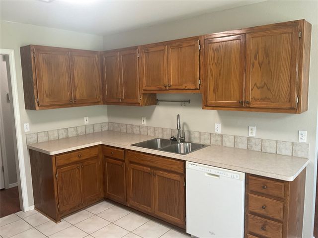 8400 E Lansing Street, Broken Arrow, OK 74014