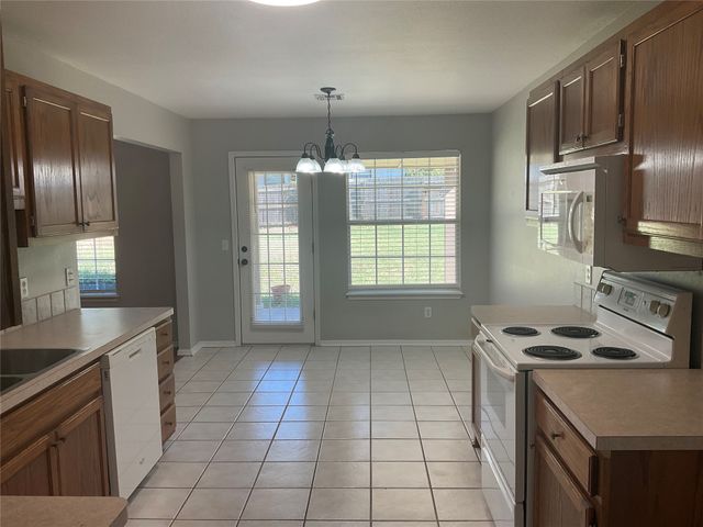 8400 E Lansing Street, Broken Arrow, OK 74014