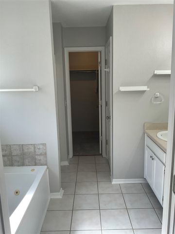 8400 E Lansing Street, Broken Arrow, OK 74014