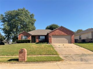 8400 E Lansing Street, Broken Arrow, OK 74014