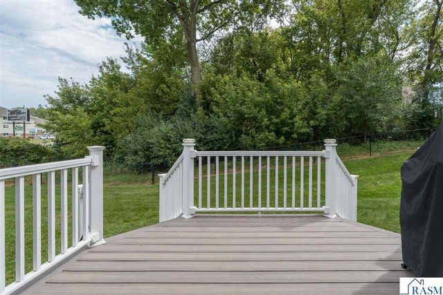 101 Skylark Drive, Mankato, MN 56001