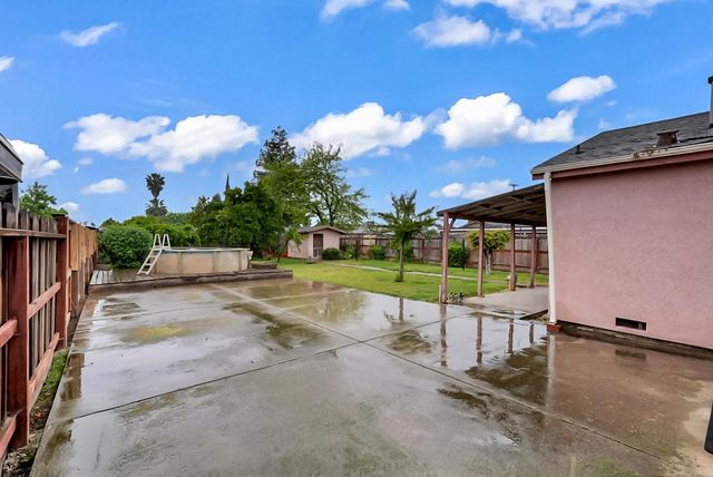 6311 8th St, Riverbank, CA 95367