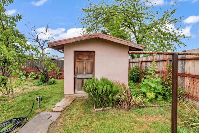 6311 8th St, Riverbank, CA 95367